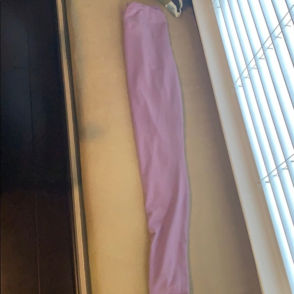 Light purple leggings